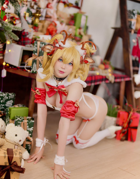 ZinieQ Cosplayer naked star galleries