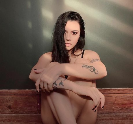 Violet Orlandi sexy pornstar photo