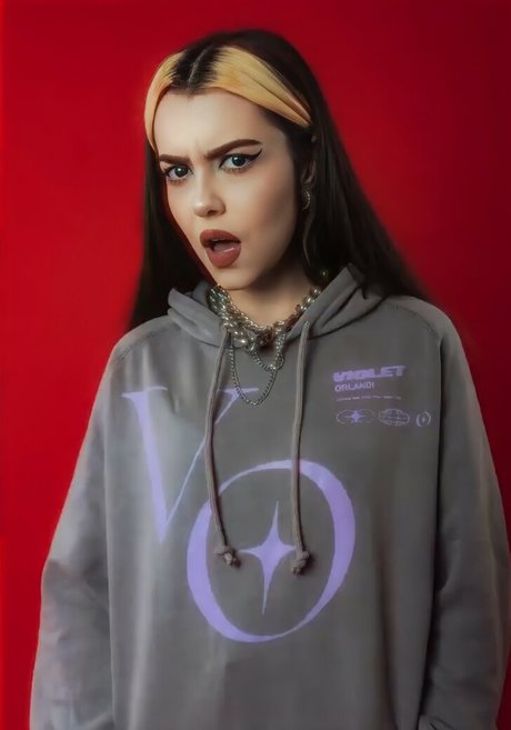 Violet Orlandi sexy pornstar pictures