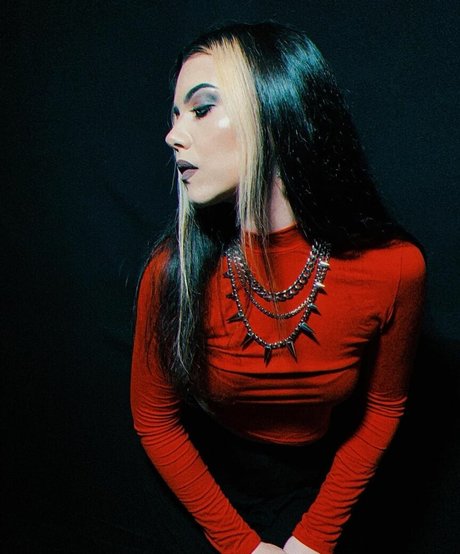 Violet Orlandi star nice img