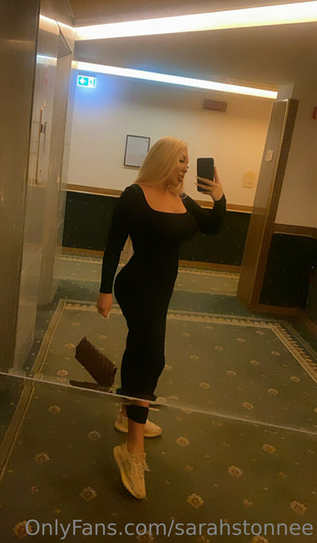 sarahstonnee hot model galleries