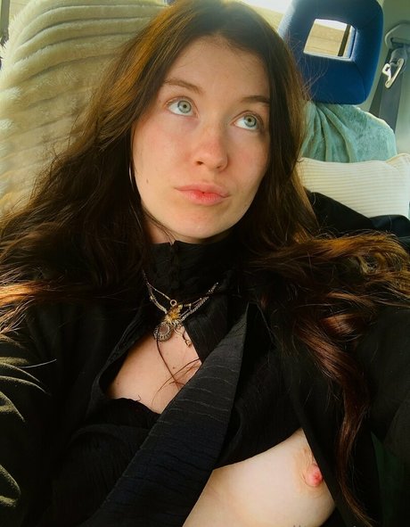 xmishacrossx model nude image