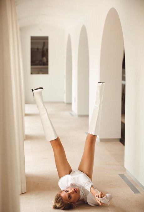 Natalie Jayne Roser perfect model img