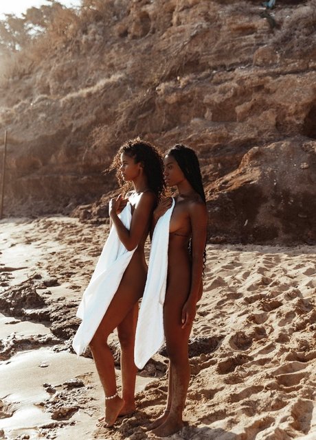 Natalie Jayne Roser model art pics