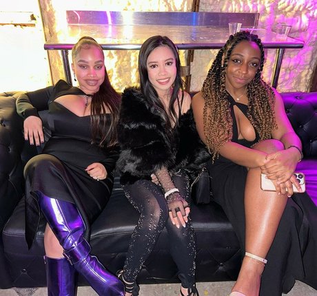 JazzyGuns high quality model photo