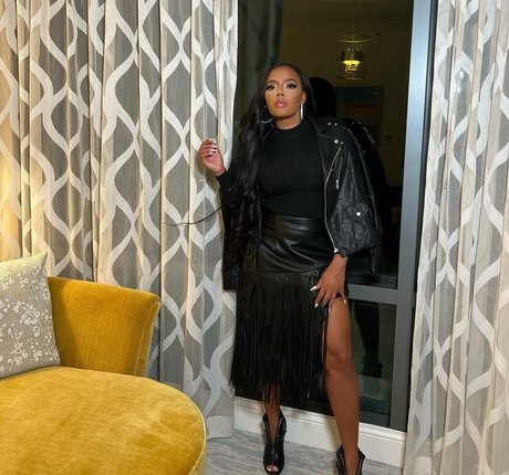 Angela Simmons star beautiful photo