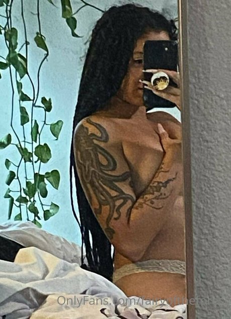 lunamorgantv art model photos