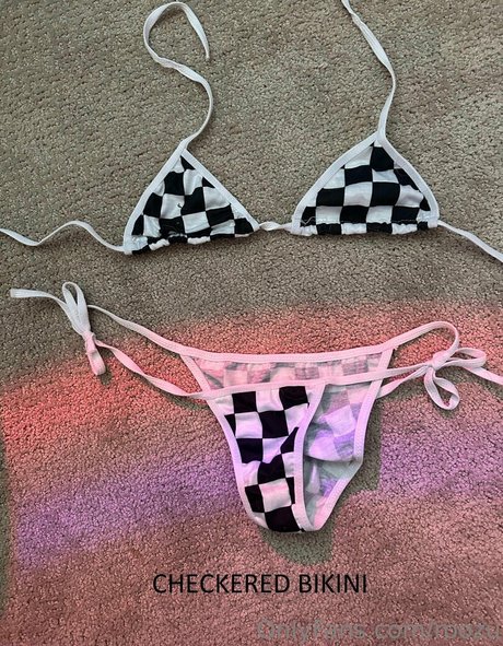 roozu nude model photos