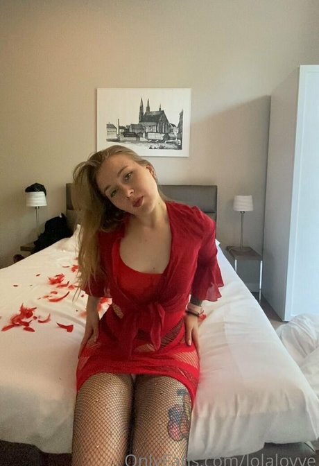 lolalovve erotic pornstar pics