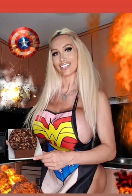 Kristhin Gomez pretty actress picture