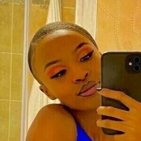 naomiebony model xxx pic