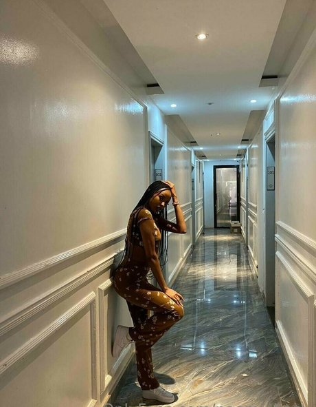 naomiebony model pretty pics