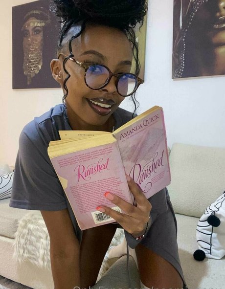 naomiebony free pornstar pics