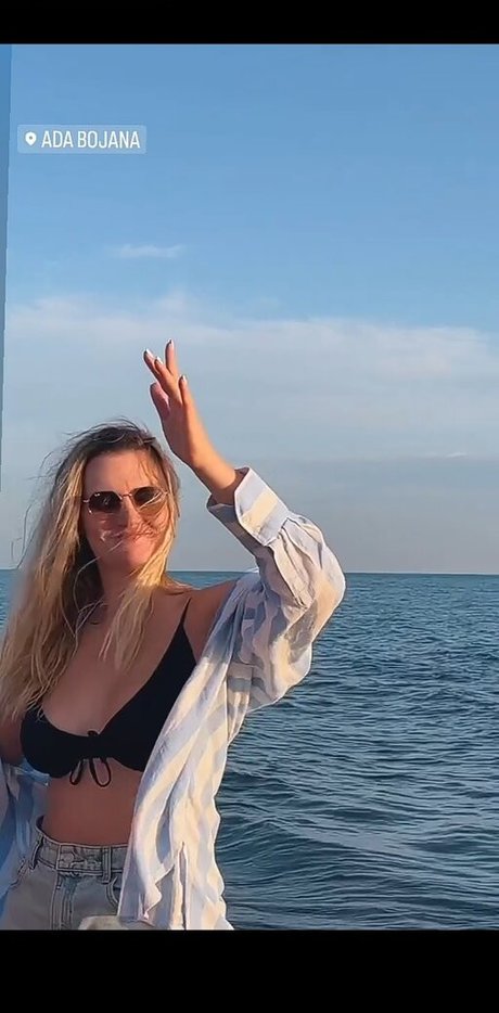 Milena And Lola exclusive star photos