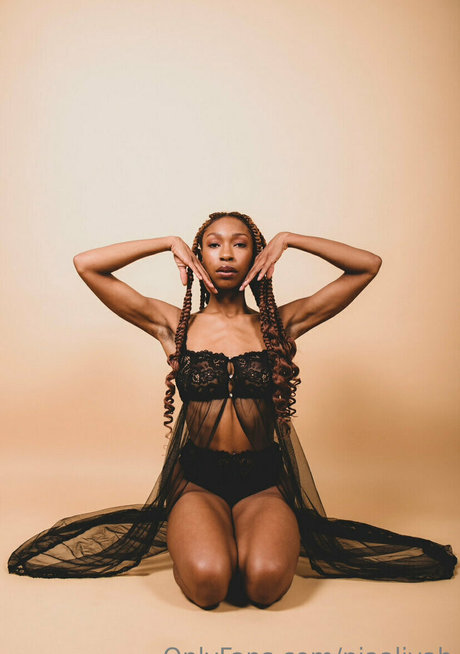 niaaliyah model nudes photo