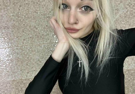 skinny tyan star exclusive archive