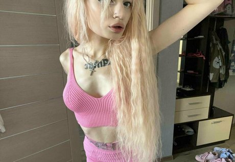 skinny tyan free model image