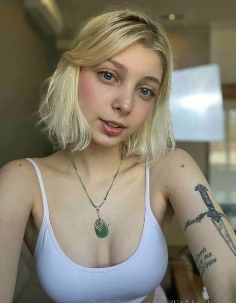 Lit1le Kitty_ porn star pic