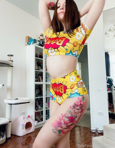 aliselis sexy actress pic