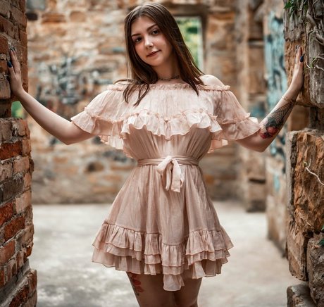 aliselis pornstar adult picture