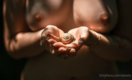 aliselis xxx pornstar pictures