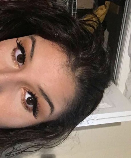 Ilianna adult star photo