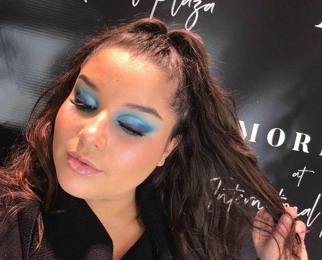 Ilianna model adult image