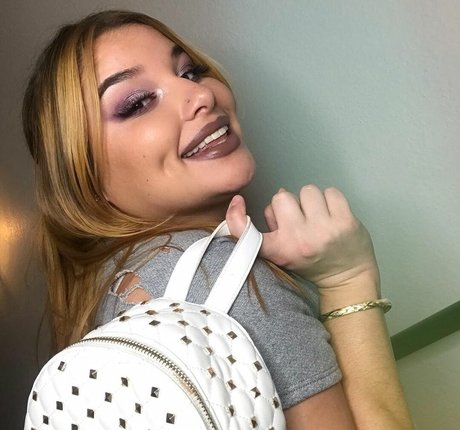 Ilianna top model picture