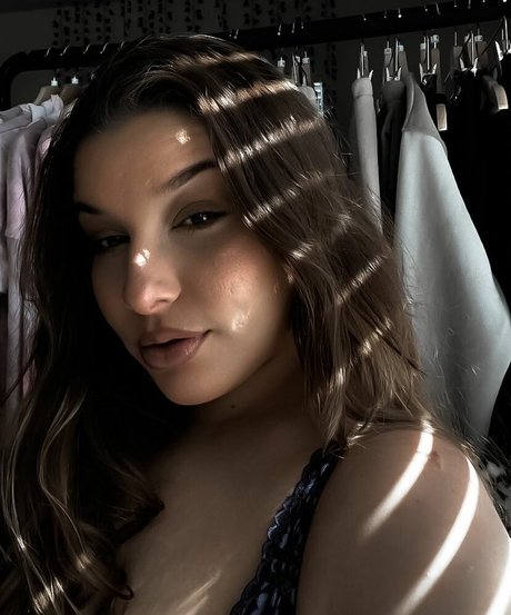 Ilianna exclusive star pictures