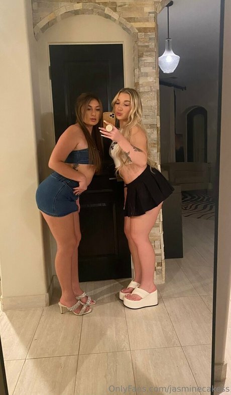 jasminecakess naked model pic