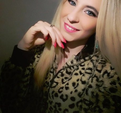 Mireia Rodriguez model xxx photo