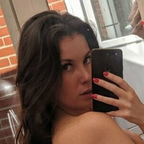 Simmands sex model archive