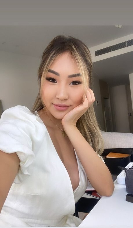 Jasminieyy model free photo