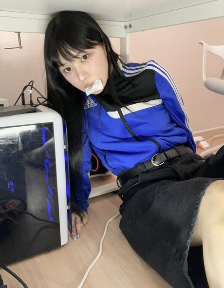 by3ol___ model high quality images