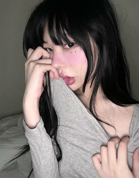 by3ol___ model erotic pics