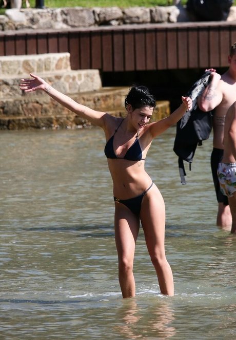 Ana Castela star adult pictures