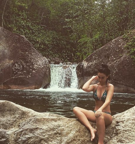 Larissa Erthal model adult archive