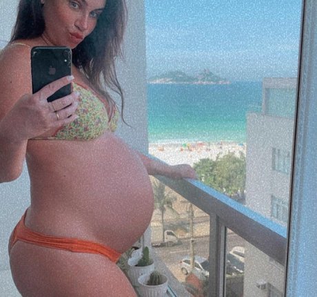 Larissa Erthal model porn gallery