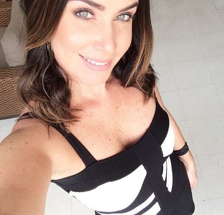 Larissa Erthal star picture