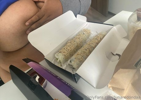 lunaredondaa star pornographic image