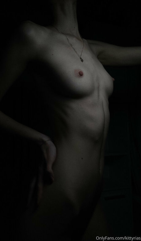 Kitty Rias model exclusive pics