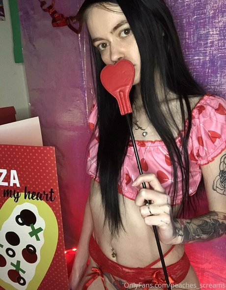 peacheyscreams model pornographic pic