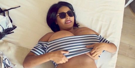 Bianka Bouyer star hd picture