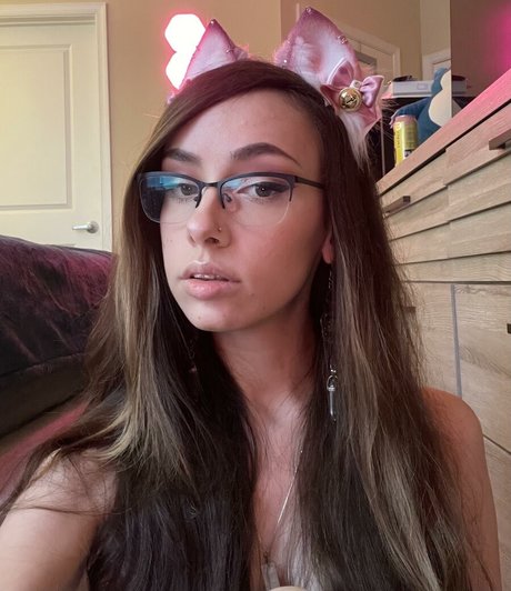 Lexi Lynx erotic model gallery