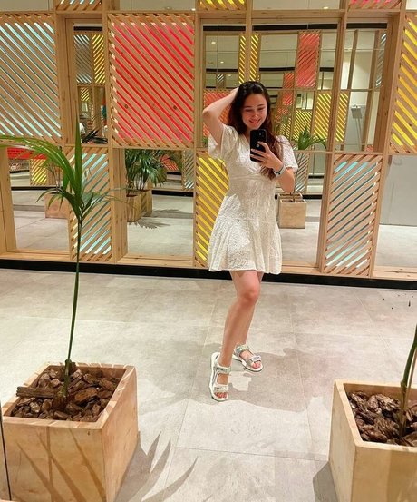 Little BabeVIP naked star archive