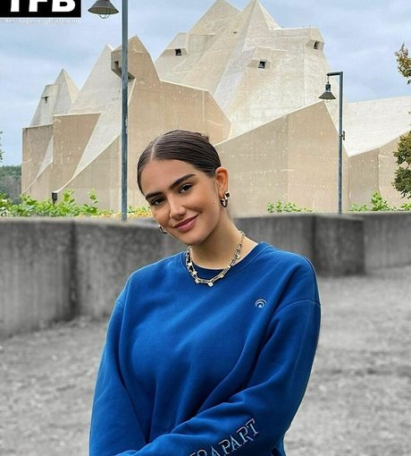 lisa straube hd actress pics