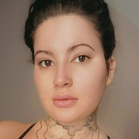 devinebria model pretty pics