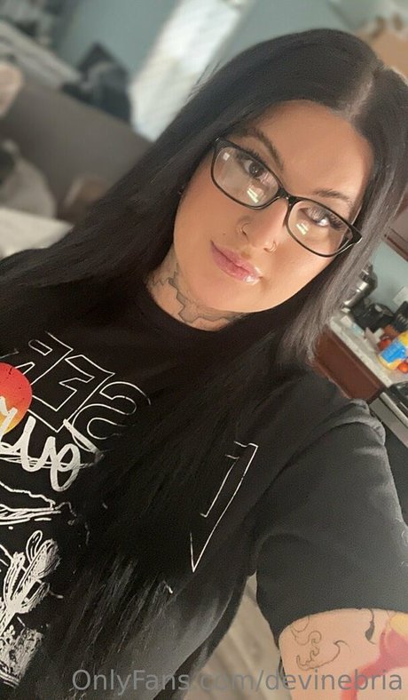 devinebria hd pornstar pic
