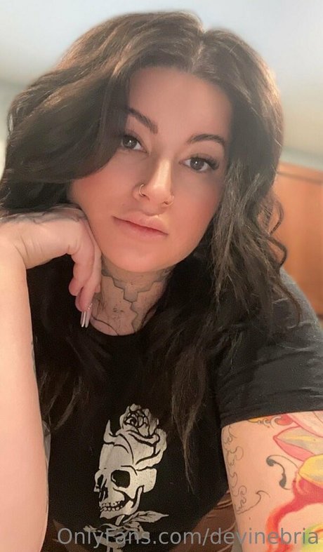 devinebria perfect model pictures