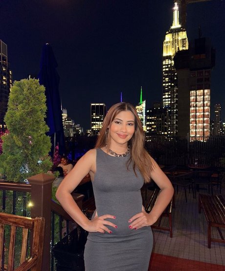 Thaynara OG top star photo